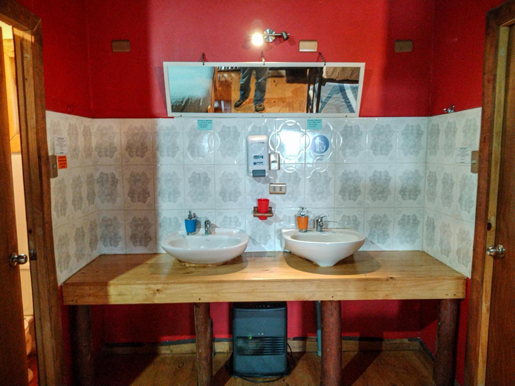 Hostal & Cabanas Luna Del Sur Cucao 外观 照片